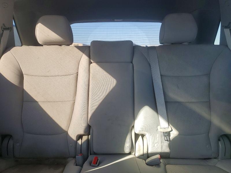 Photo 10 from auction – 2011 KIA SORENTO with VIN 5XYKT3A17BG049900