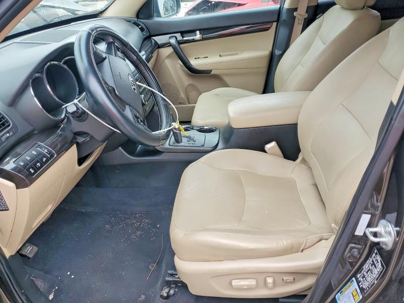 Photo 7 from auction – 2011 KIA SORENTO EX with VIN 5XYKUDA2XBG147492