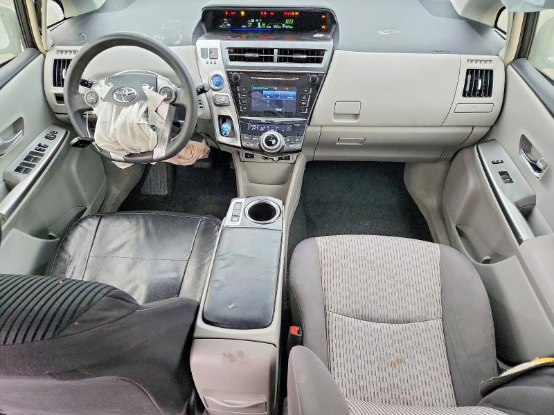 Photo 8 from auction – 2017 TOYOTA PRIUS V with VIN JTDZN3EU0HJ073087