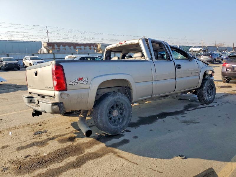 Photo 3 from auction – 2005 CHEVROLET SILVERADO with VIN 1GCHK29275E223529