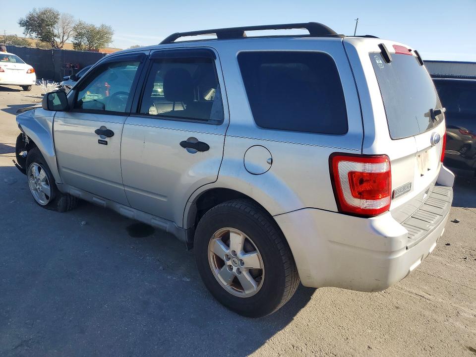 Photo 2 from auction – 2010 FORD ESCAPE XLT with VIN 1FMCU0D77AKA56110