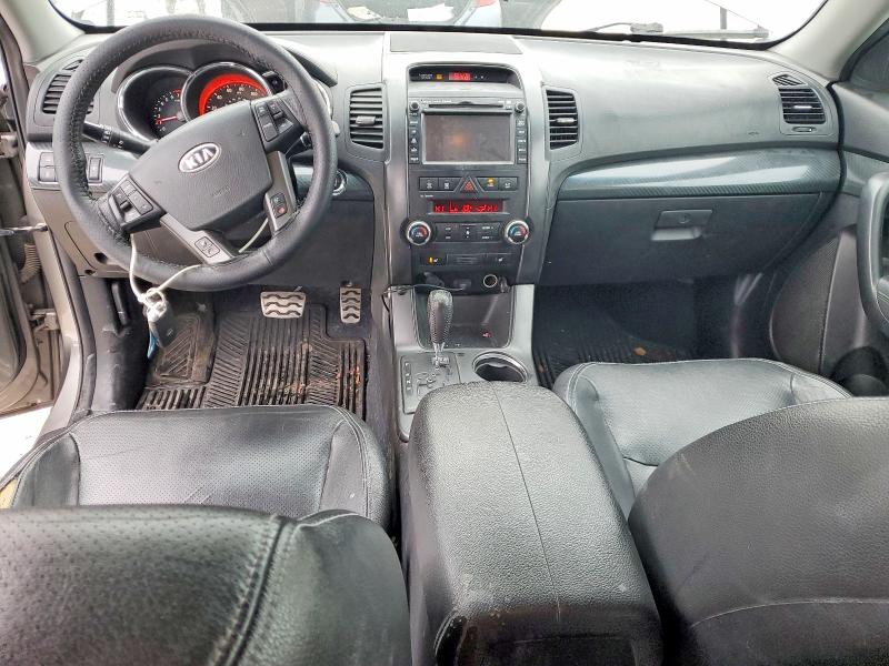 Photo 8 from auction – 2011 KIA SORENTO with VIN 5XYKWDA27BG137111