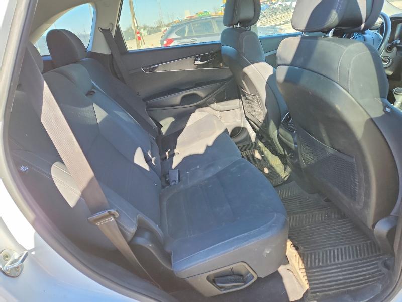 Photo 11 from auction – 2016 KIA SORENTO LX with VIN 5XYPGDA53GG183202