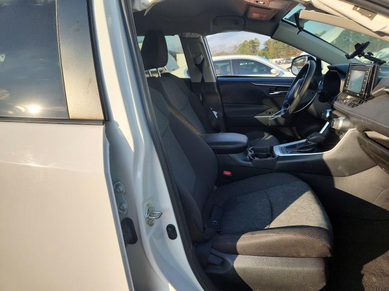 Photo 7 from auction – 2021 TOYOTA RAV4 XLE with VIN 2T3W1RFV8MC098129