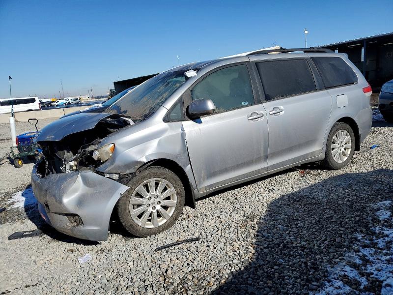 TOYOTA SIENNA LE 2014 with VIN 5TDJK3DCXES078875 - Photo from auction