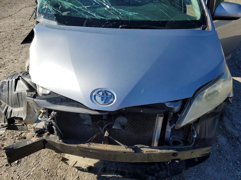 Photo 12 from auction – 2013 TOYOTA SIENNA with VIN 5TDYK3DC0DS294330