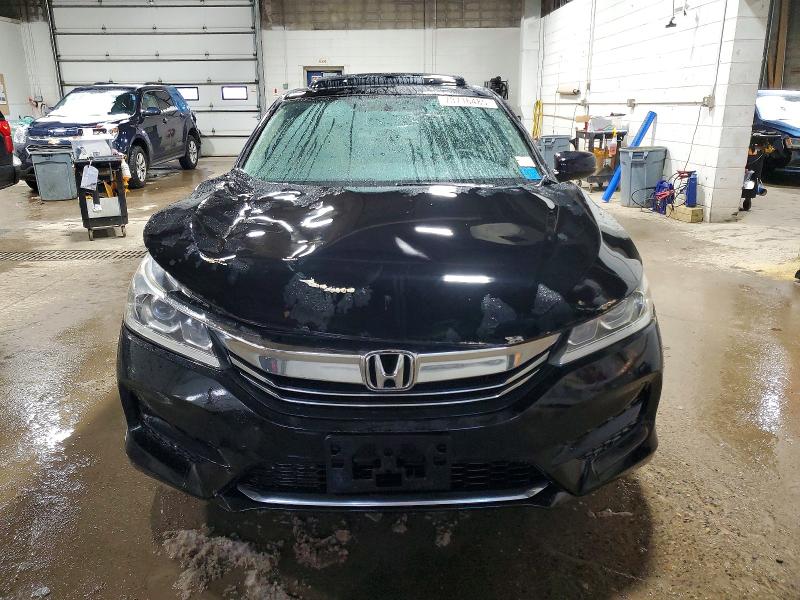 Photo 5 from auction – 2017 HONDA ACCORD with VIN 1HGCR2F72HA082050