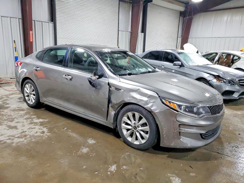 Photo 4 from auction – 2016 KIA OPTIMA EX with VIN 5XXGU4L39GG091486
