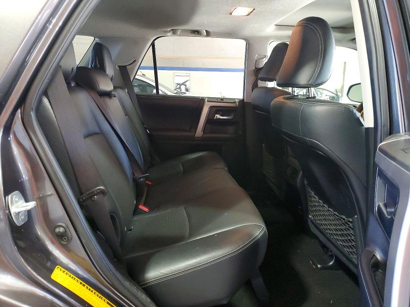 Photo 11 from auction – 2018 TOYOTA 4RUNNER with VIN JTEZU5JR4J5191315