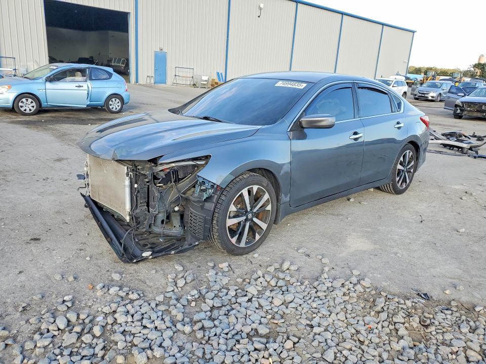 NISSAN ALTIMA 2.5 2018 with VIN 1N4AL3AP4JC105557 - Photo from auction