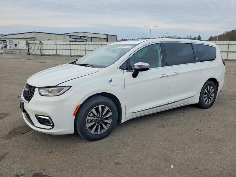 CHRYSLER PACIFICA H 2023 with VIN 2C4RC1S70PR527213 - Photo from auction