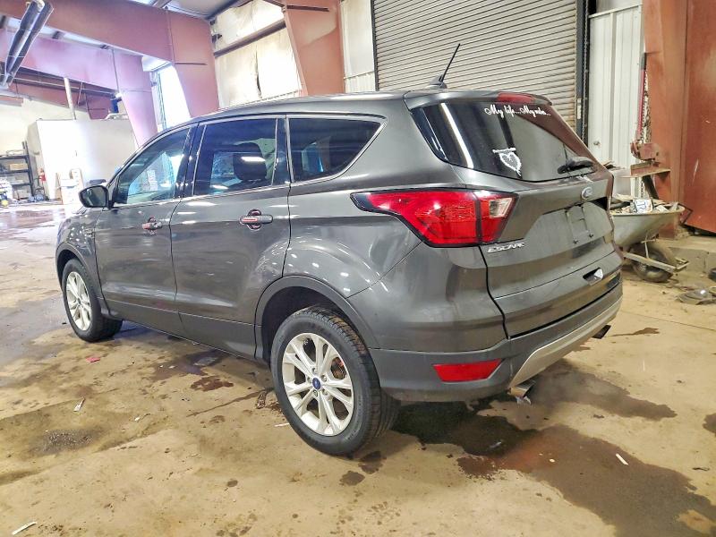 Photo 2 from auction – 2019 FORD ESCAPE SE with VIN 1FMCU9GD7KUC23786