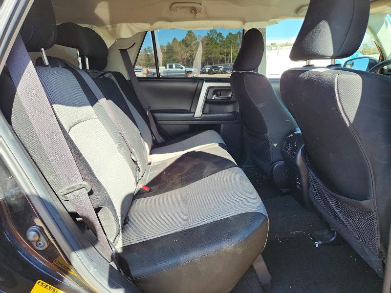 Photo 11 from auction – 2019 TOYOTA 4RUNNER SR with VIN JTEBU5JR4K5659093