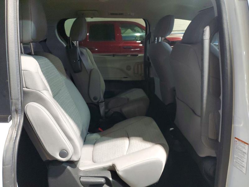 Photo 11 from auction – 2023 TOYOTA SIENNA LE with VIN 5TDKRKEC7PS142592