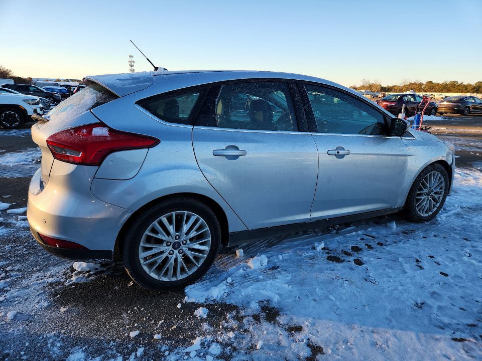 Photo 3 from auction – 2017 FORD FOCUS with VIN 1FADP3N25HL326451
