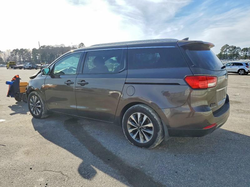 Photo 2 from auction – 2015 KIA SEDONA with VIN KNDMC5C1XF6018618