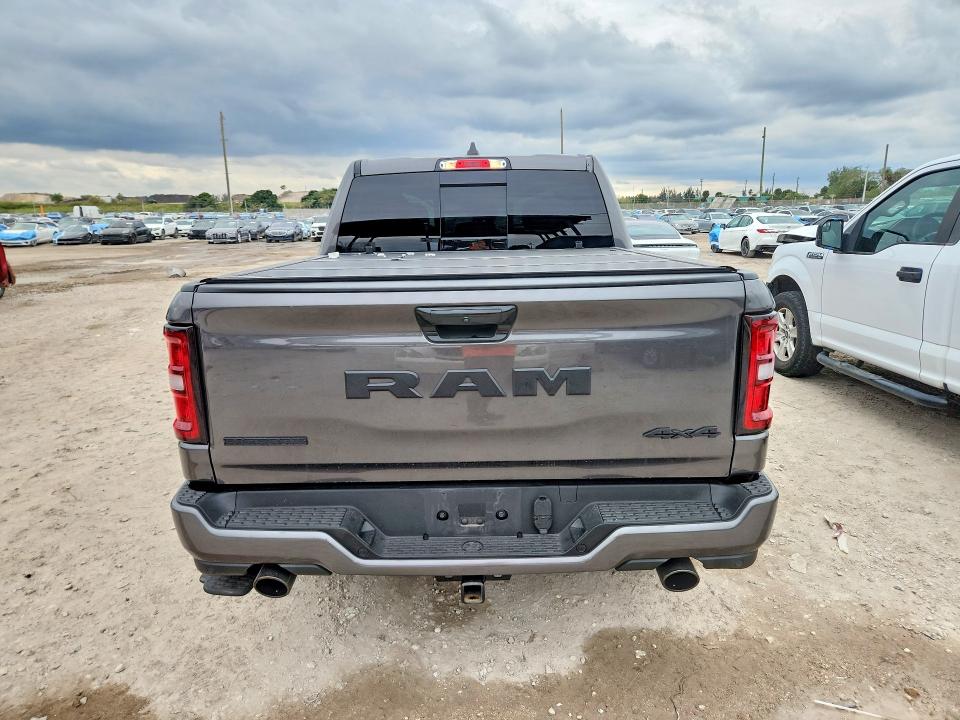 Снимка 6 от търг – 2025 RAM 1500 с VIN 1C6SRFFP6SN702777