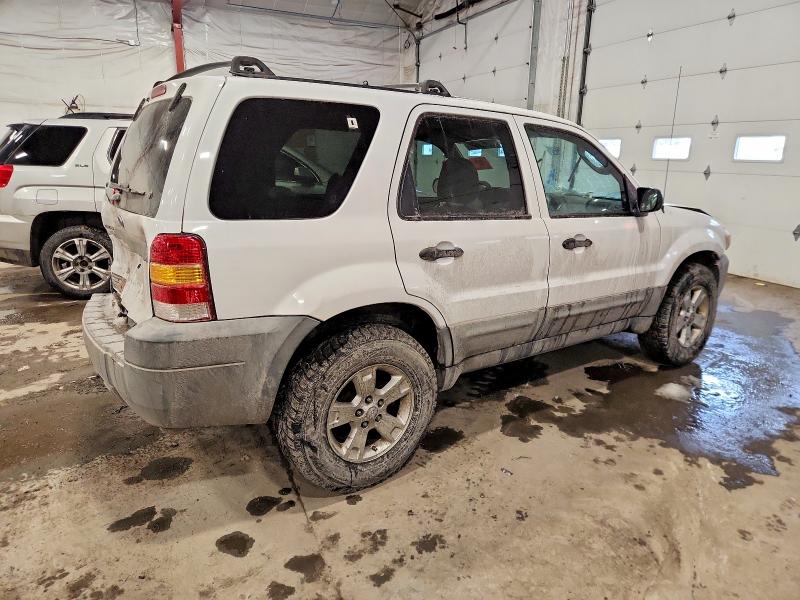 Photo 3 from auction – 2005 FORD ESCAPE with VIN 1FMYU931X5KD11376