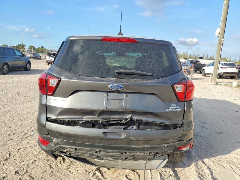 Photo 6 from auction – 2019 FORD ESCAPE SE with VIN 1FMCU9GD7KUC20029