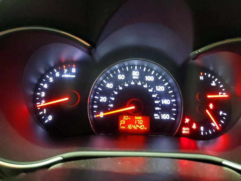 Photo 9 from auction – 2015 KIA SORENTO LX with VIN 5XYKTDA72FG636022