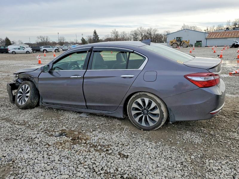 Photo 2 from auction – 2017 HONDA ACCORD with VIN JHMCR6F71HC019272
