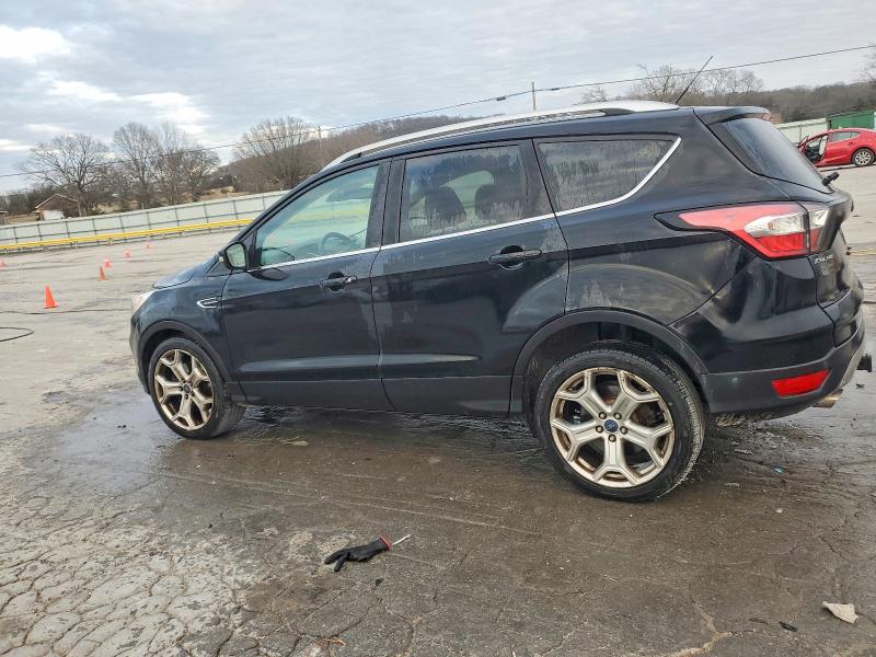 Photo 2 from auction – 2017 FORD ESCAPE with VIN 1FMCU0J9XHUE01263