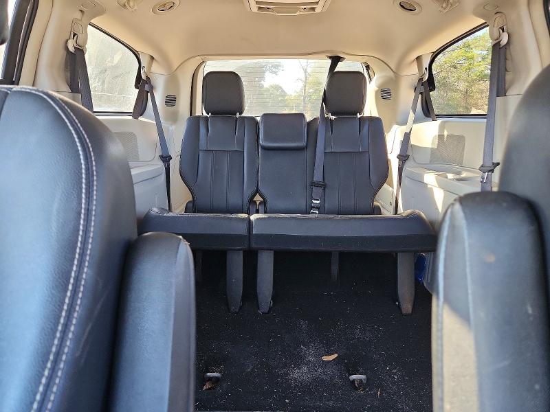 Photo 10 from auction – 2016 CHRYSLER TOWN & COU with VIN 2C4RC1BG6GR259686