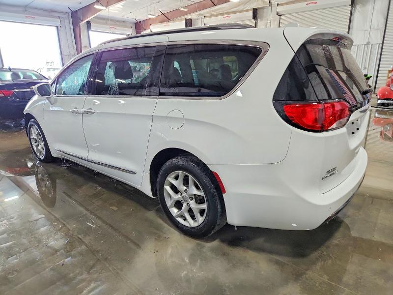Photo 2 from auction – 2017 CHRYSLER PACIFICA with VIN 2C4RC1EG0HR788547