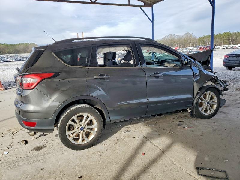 Photo 3 from auction – 2018 FORD ESCAPE SE with VIN 1FMCU9GD8JUB33612