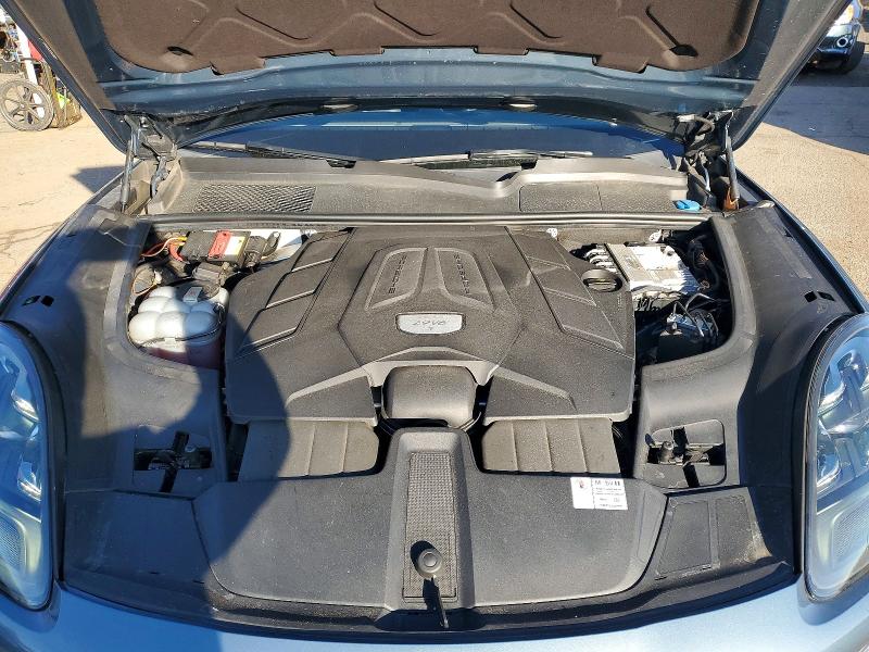 Photo 12 from auction – 2019 PORSCHE CAYENNE S with VIN WP1AB2AY3KDA61318