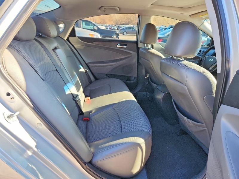 Photo 10 from auction – 2011 HYUNDAI SONATA SE with VIN 5NPEC4AC3BH069770