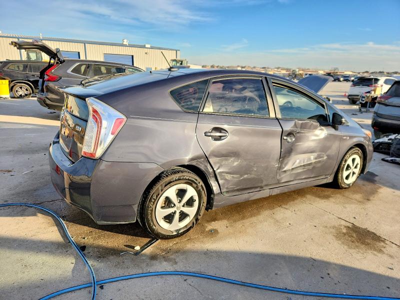 Photo 3 from auction – 2014 TOYOTA PRIUS with VIN JTDKN3DUXE1747437