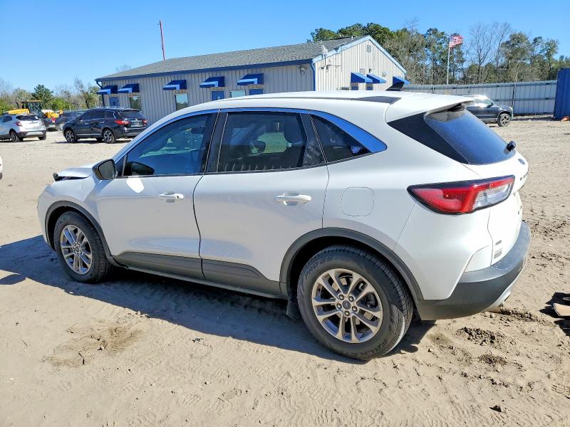 Photo 2 from auction – 2022 FORD ESCAPE with VIN 1FMCU0G63NUB83353