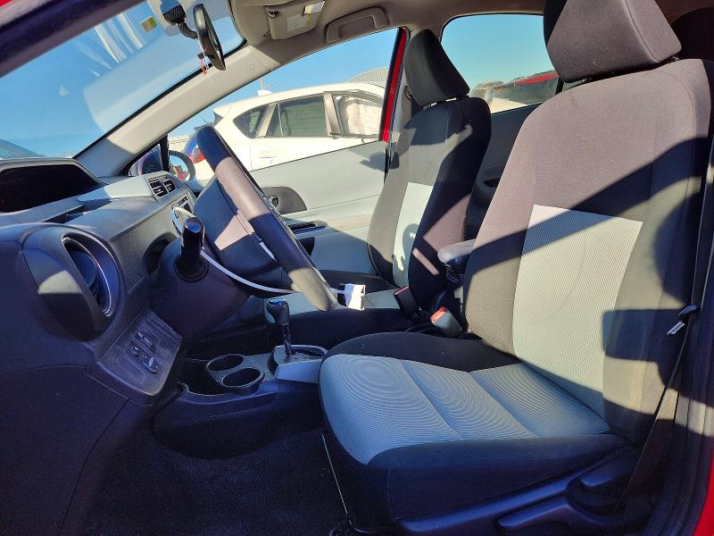 Photo 7 from auction – 2012 TOYOTA PRIUS C with VIN JTDKDTB37C1003935