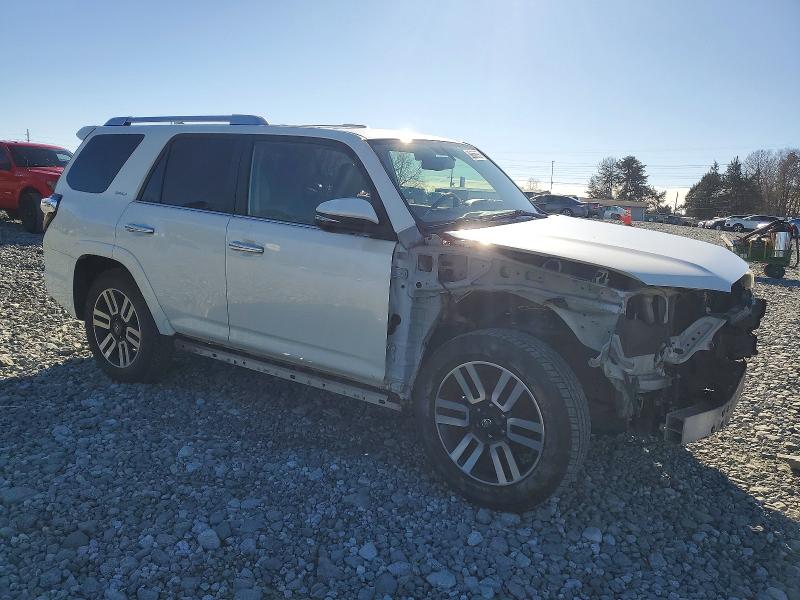 Photo 4 from auction – 2018 TOYOTA 4RUNNER SR with VIN JTEZU5JR4J5181044