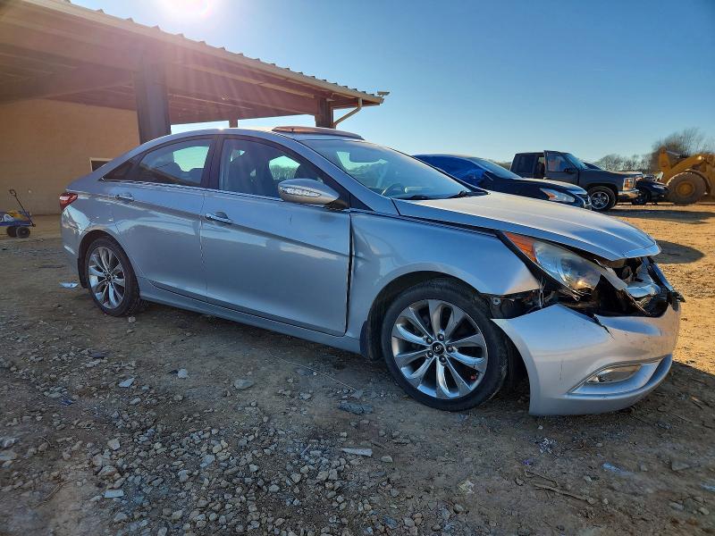 Photo 4 from auction – 2011 HYUNDAI SONATA SE with VIN 5NPEC4AC0BH246601