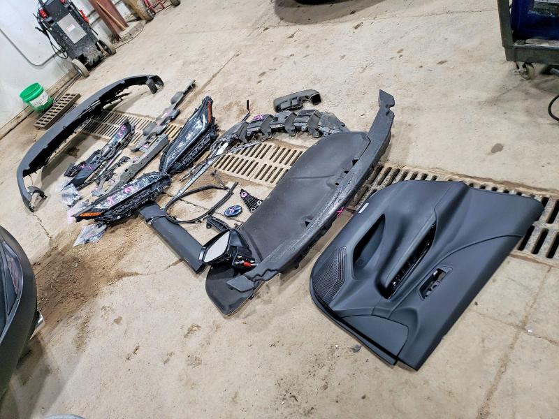 Photo 13 from auction – 2021 TOYOTA VENZA LE with VIN JTEAAAAH8MJ073267