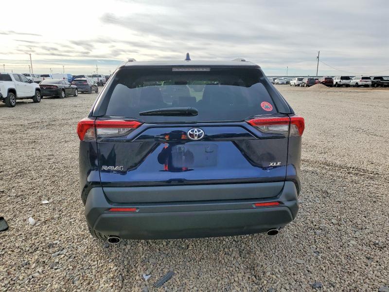 Photo 6 from auction – 2021 TOYOTA RAV4 XLE P with VIN 2T3C1RFV3MW124007