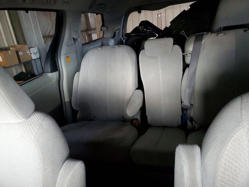 Photo 10 from auction – 2011 TOYOTA SIENNA LE with VIN 5TDKK3DC3BS028710