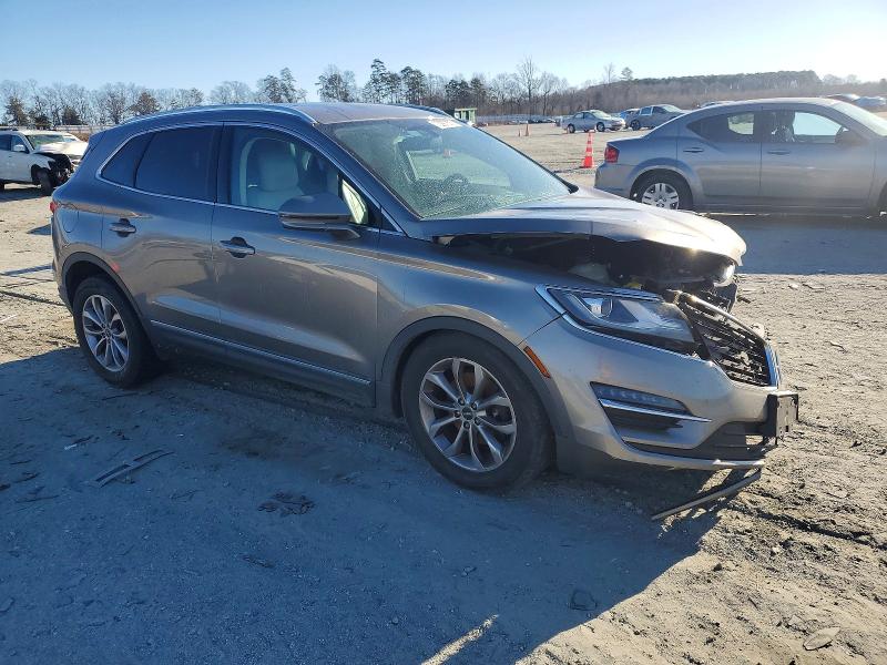 Photo 4 from auction – 2017 LINCOLN MKC with VIN 5LMCJ2C95HUL50348
