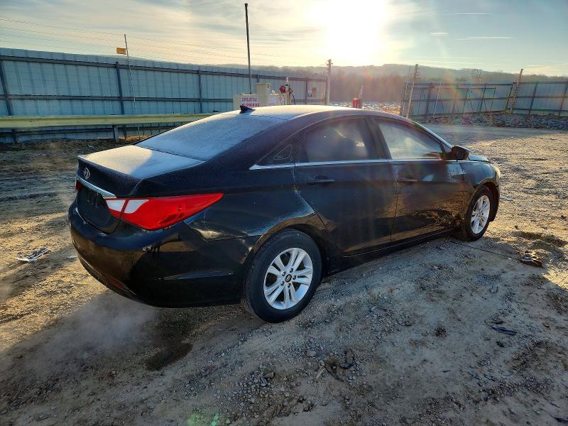 Photo 3 from auction – 2013 HYUNDAI SONATA with VIN 5NPEB4AC2DH724099