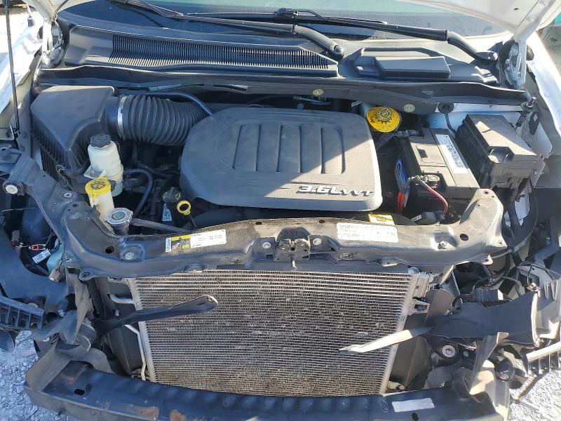 Photo 12 from auction – 2015 CHRYSLER TOWN & COU with VIN 2C4RC1BG7FR630000