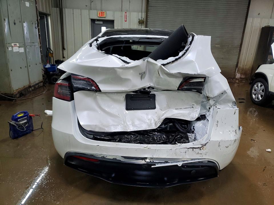 Photo 6 from auction – 2024 TESLA MODEL Y with VIN 7SAYGAEE5RF167531