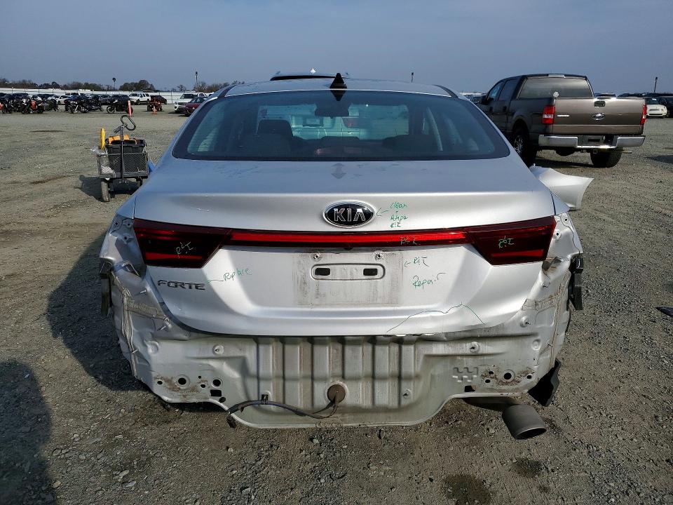 Photo 6 from auction – 2019 KIA FORTE with VIN 3KPF24AD7KE064074