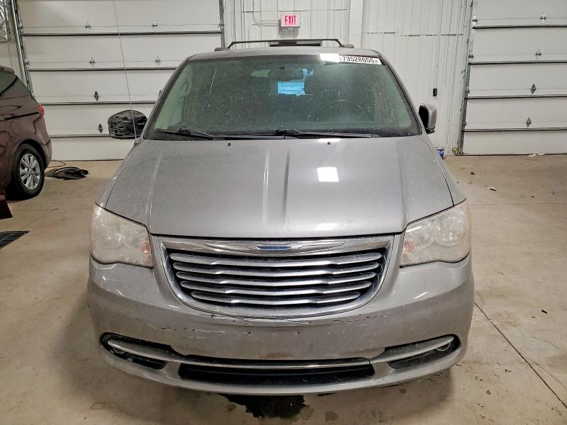 Photo 5 from auction – 2015 CHRYSLER TOWN & COU with VIN 2C4RC1BG3FR510159