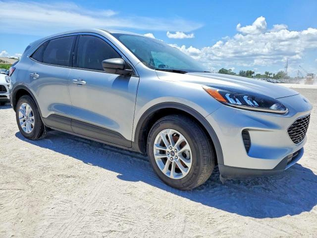 Photo 4 from auction – 2022 FORD ESCAPE SE with VIN 1FMCU0G64NUB89405