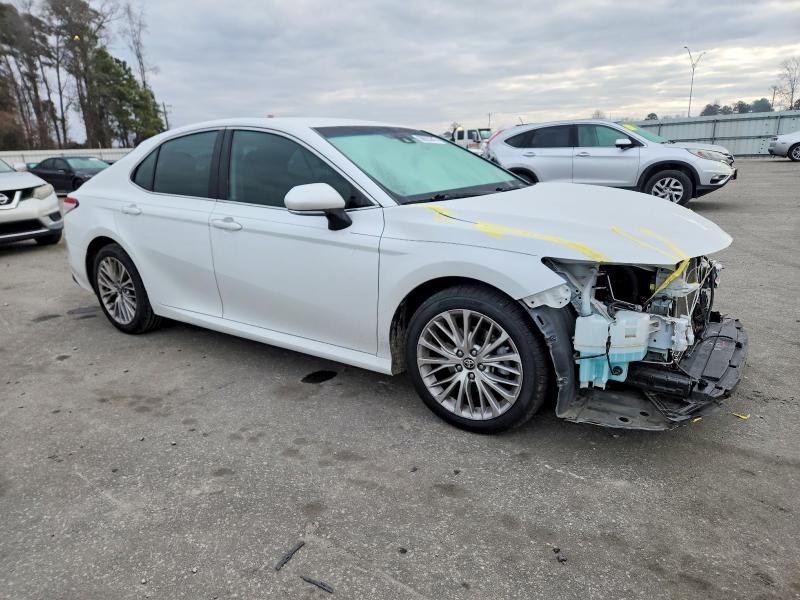 Photo 4 from auction – 2020 TOYOTA CAMRY XLE with VIN 4T1F11AK2LU988694