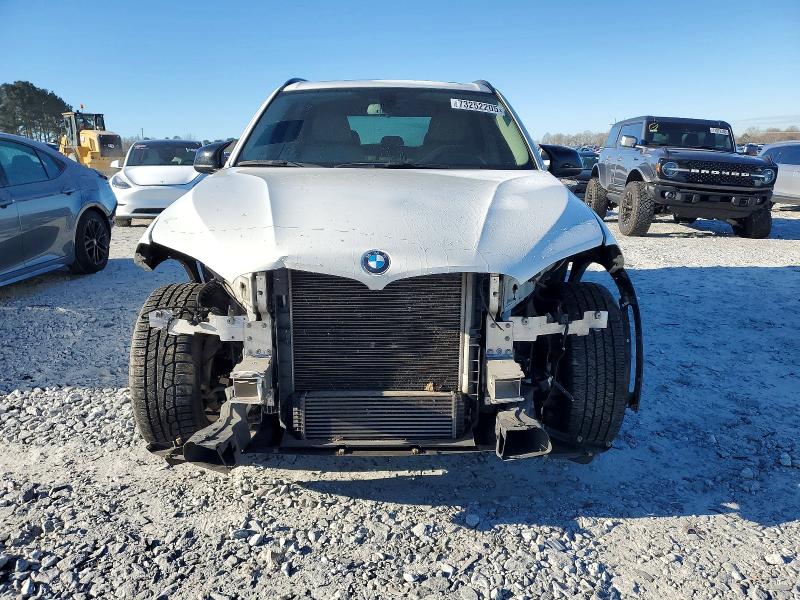 Photo 5 from auction – 2015 BMW X5 XDRIVE3 with VIN 5UXKR0C54F0P16011