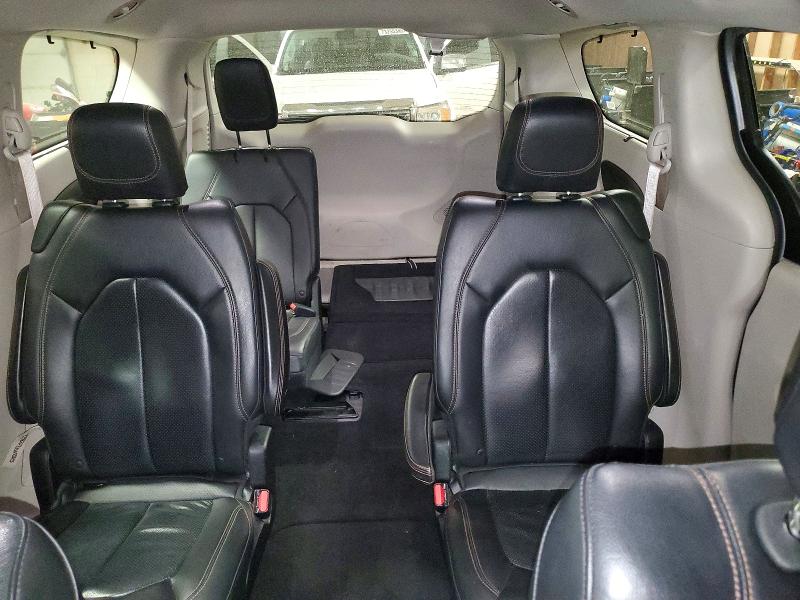 Photo 10 from auction – 2018 CHRYSLER PACIFICA T with VIN 2C4RC1BG1JR216848