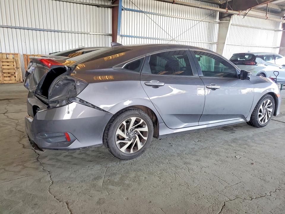 Photo 3 from auction – 2018 HONDA CIVIC with VIN 2HGFC2F79JH519659
